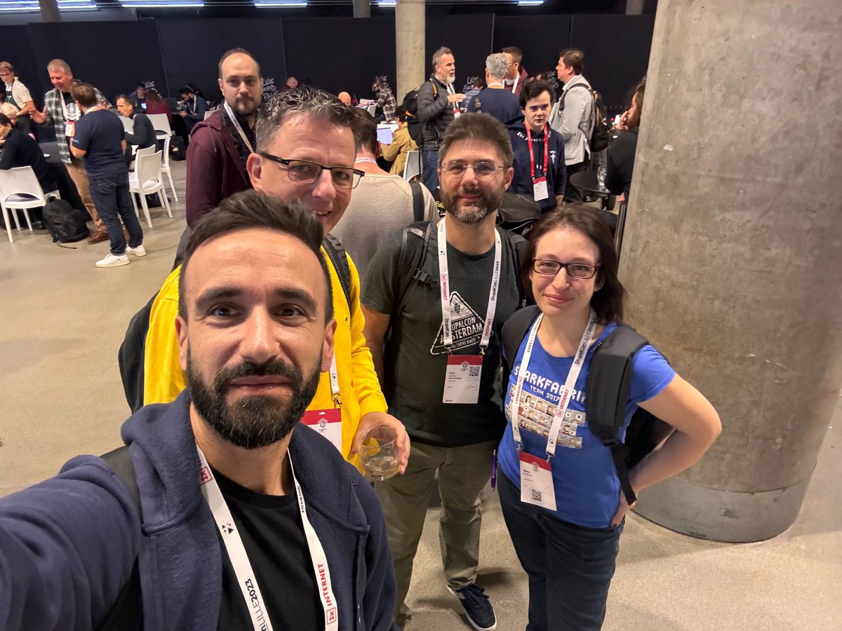 When you are around at @DrupalConEur with your people and randomly meet @jurgenhaas 😎

Soon the recordings of his participation to Drupal @ localhost, the Italian Drupal Community event we organize each year, will be available.
In the meanwhile, say hello 👋🚀
#NeverLoseTheSpark