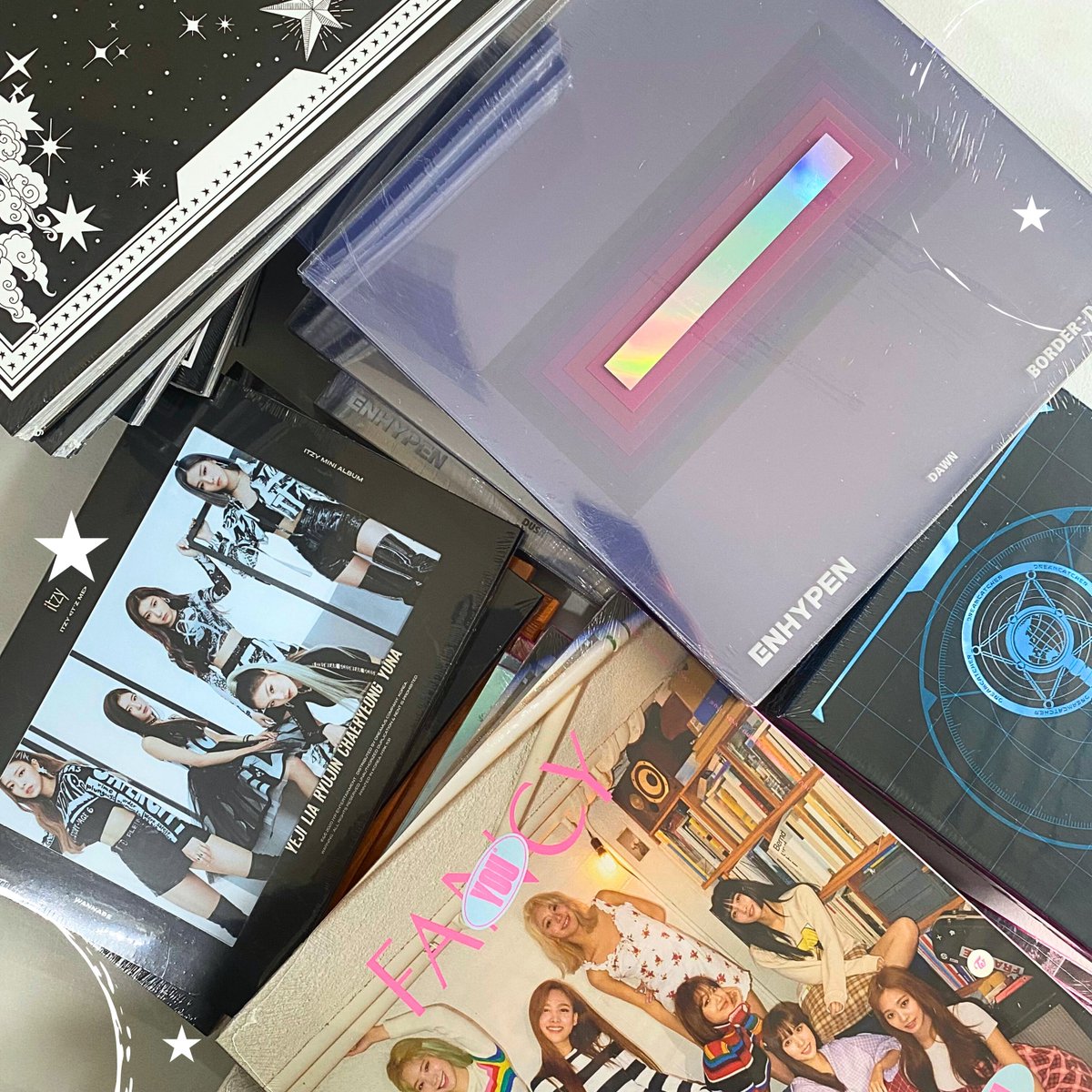 KpopshopNeoe's tweet photo. Restock!
⭐Stray Kids - Album Vol. 3 [★★★★★ (5-STAR)] (Normal Ver.)
⭐ITZY - 2nd Mini Album [IT'Z ME]
⭐ENHYPEN - Mini Album Vol.1 [BORDER : DAY ONE]
⭐TWICE - Mini Album Vol.7 [FANCY YOU]
⭐DREAMCATCHER - Mini Album Vol.7 [Apocalypse : Follow us] https://t.co/CQp81Hi8nu