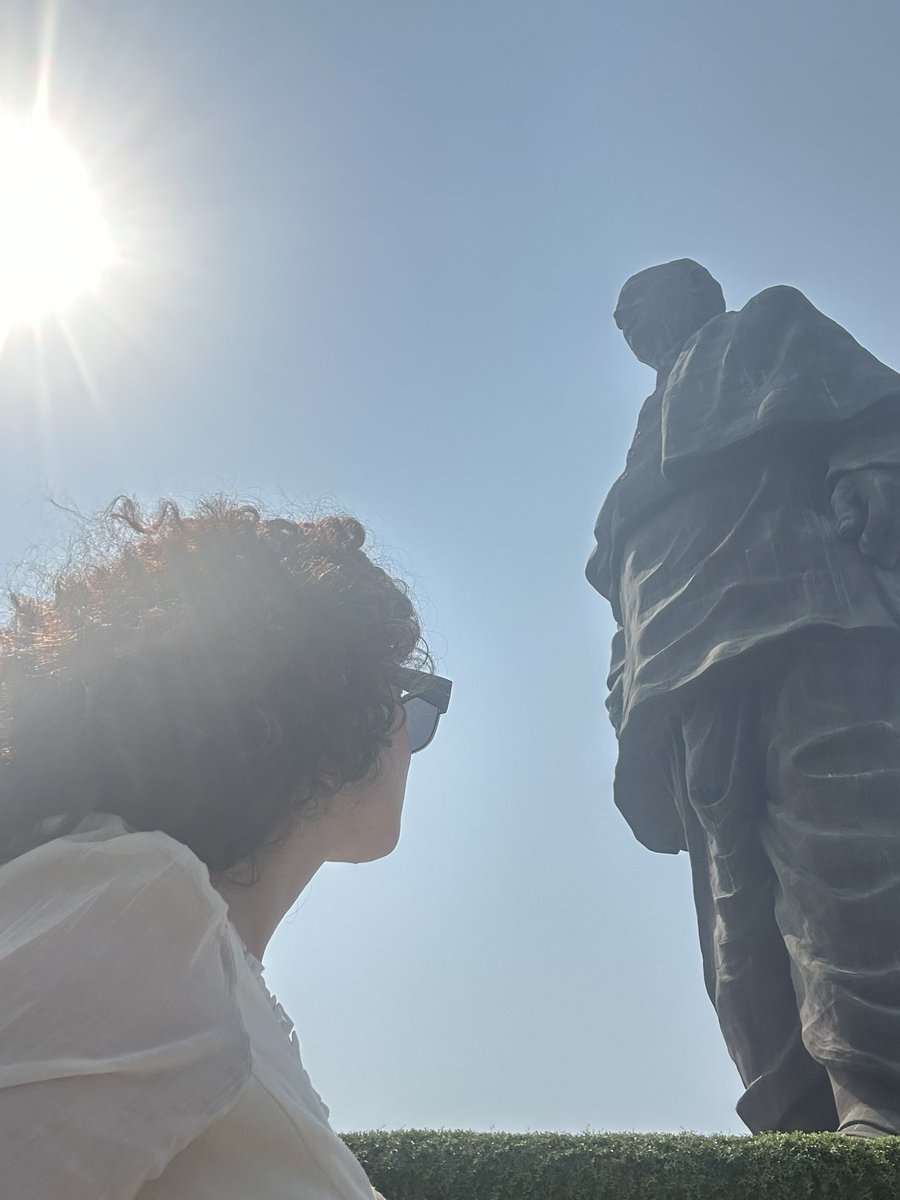 KanganaTeam's tweet photo. Visiting the statue of unity was deeply enthralling experience, the first chosen Prime Minister of Bharat Sardar Vallabhbhai Patel, who wasn’t allowed to take his well deserved chair because he wasn’t very good in English even though he held the nation in his arms like Shiv held disintegrated body of Sati, he is the reason behind the integrity of Bharat as we know it today. 
Such a well deserved ode to this unsung national hero evoked the spirit of pride and nationalism in me and my entire team of upcoming film Tejas 🇮🇳