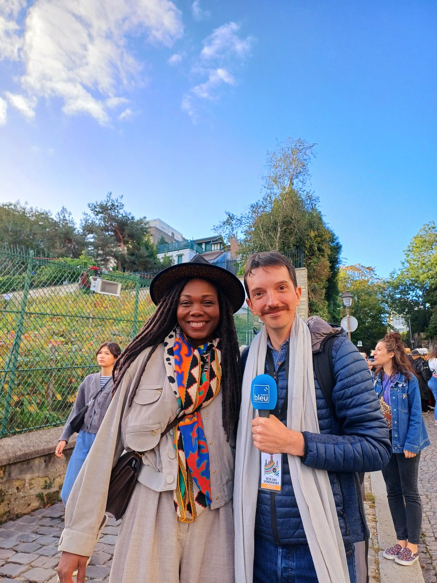 Vous donner la parole sur le terrain, c'est ma mission sur <a href="/francebleuparis/">France Bleu Paris IDF</a> 🎧🎙
Exemple à l'occasion de la magnifique <a href="/FDVMontmartre/">Fête des Vendanges de Montmartre</a> 🍇en compagnie de @Kareenkg .
Merci à tous nos invités et à l'organisation 🙏 #Montmartre 
En bonus ma vidéo ici ✔️
instagram.com/reel/CyYGEUQrn…