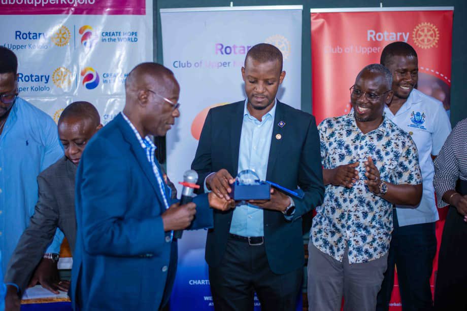 RCUpperKololo's tweet image. #Highlight of the week 🎉🎉🎉

Celebrating a Remarkable Achievement of the second Major Donor in the Club - MD Brian Buhanda 💸

Thank you for Igniting a Legacy of Generosity and service. 🔥🌟 

#DonorRecognition