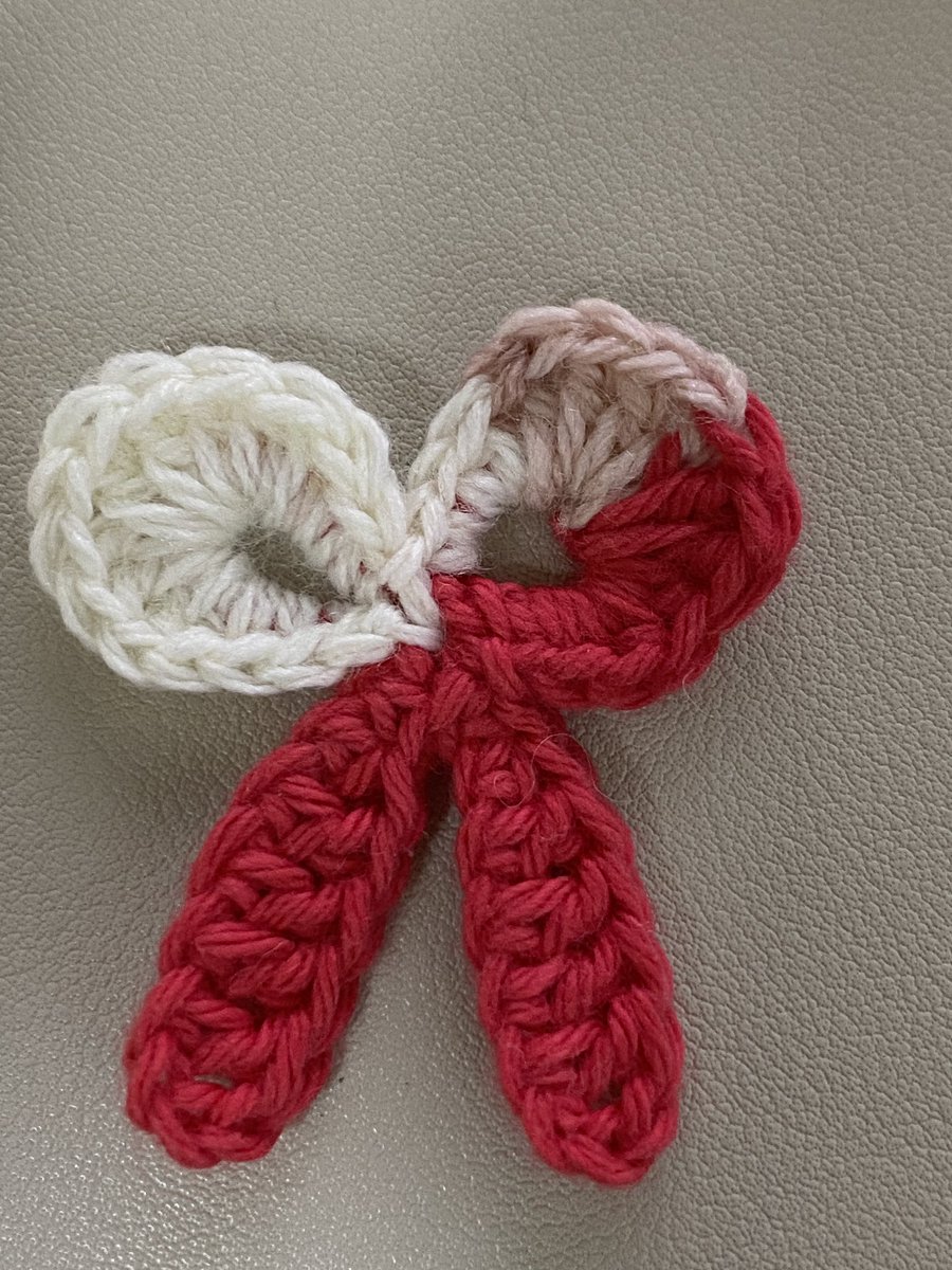 미안해…..
실 모자랄거 알았으면서 강행해섴ㅋㅋ
결과는 대참극🤣
이 심란한 리본 어뜨카지??