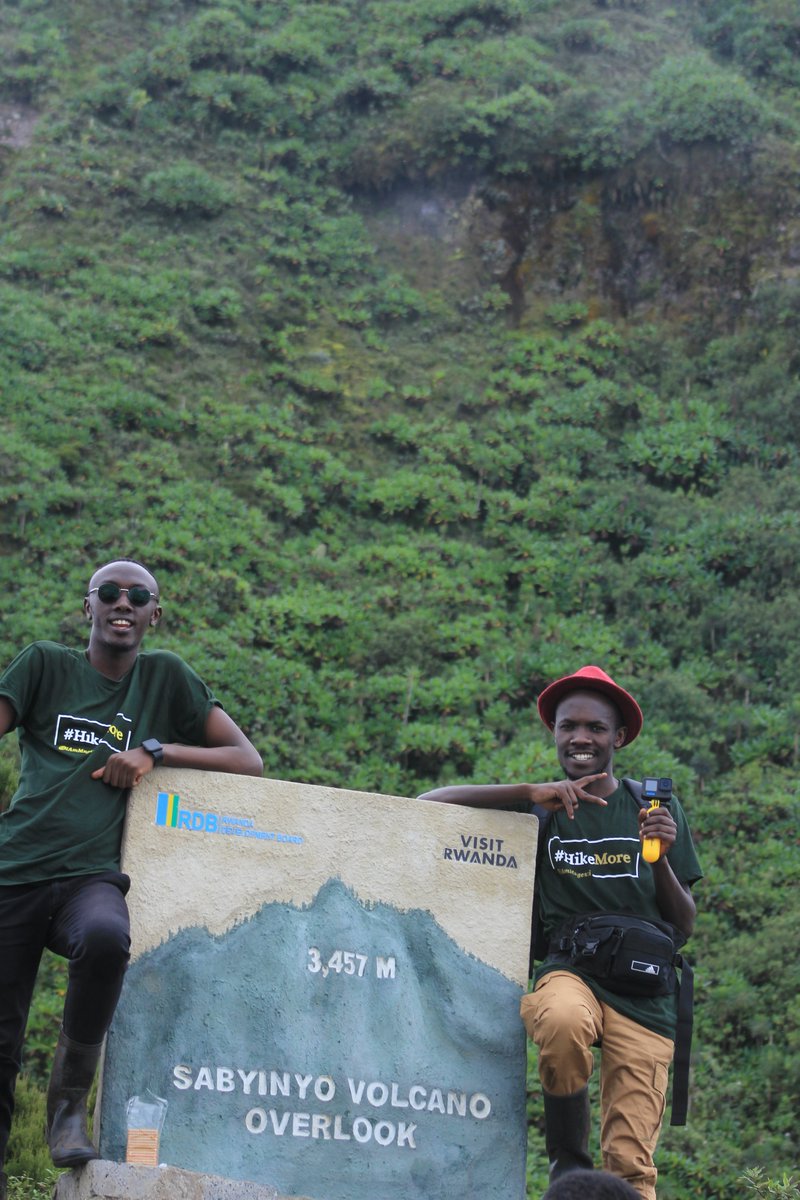 Inmugenzi's tweet image. Almost a year hiking &amp;amp; enjoying the scenery views of Rwanda's beautiful mountains -- Grades have been updated to 5/5 now🤗 #hikemore #1000hills