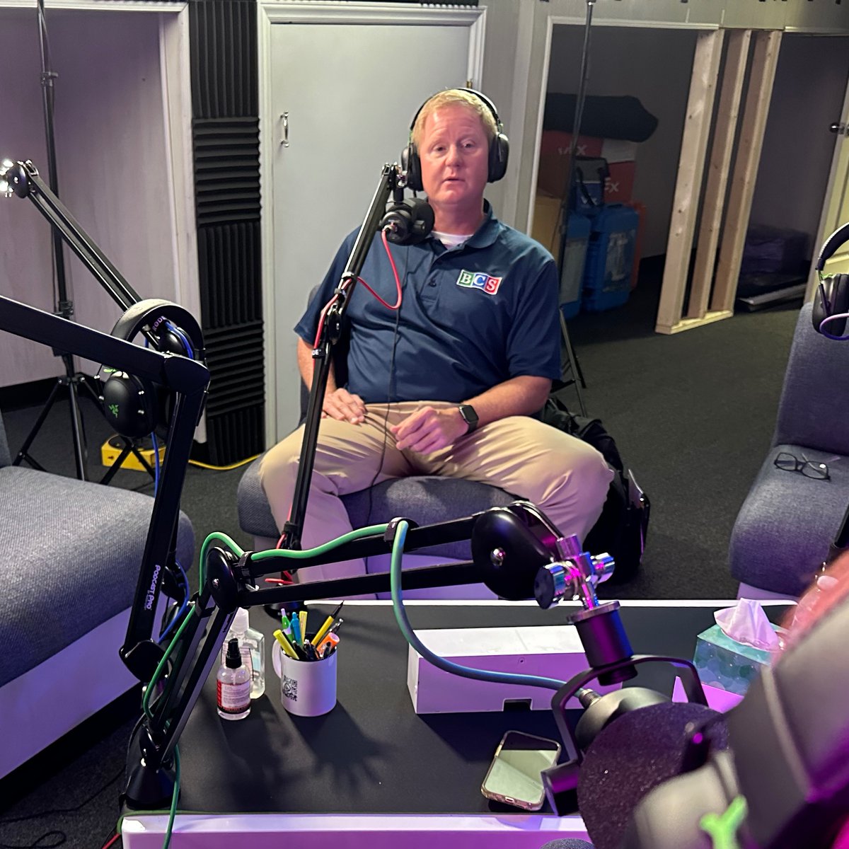 Devem's tweet photo. Listen to @BeaufortCoSchNC head AD Keith Mitchell explains his role w/ BCS. Hear his thoughts about how athletics makes such a huge difference in children’s lives. #ThinkDifferentThinkBCS Make sure to go to https://t.co/Eeb7MD3Mtq LISTEN & FOLLOW us! #BCSStudios @kristensaputo https://t.co/hdSSte1D3q