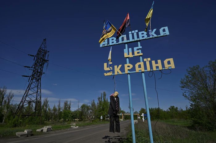 Espresotveng's tweet image. On October 15, 🇷🇺 troops continued their offensive operations around #Avdiivka but didn't make significant progress. It's expected they will intensify their efforts to encircle Avdiivka in the coming days
#RussiaOnFire #Ukraine
#UkraineWillWin #UkraineRussiaWar