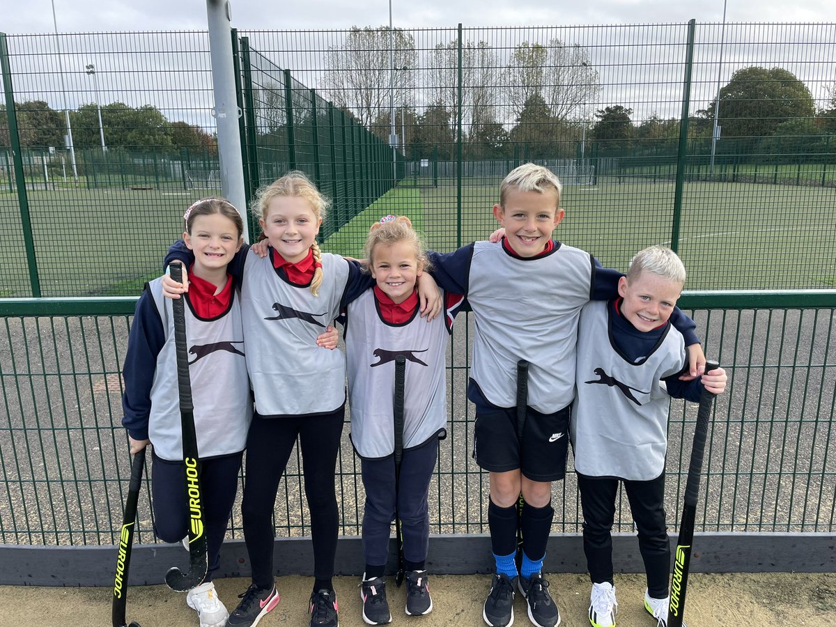 MrDanecki_BDP's tweet photo. @bentondeneprim @Year4_BDP @BentonDenePE having a great time in the autumn sun taking part in the @NorthTynesidePE hockey festival 👍 🏑 https://t.co/CO6tGz5ut1