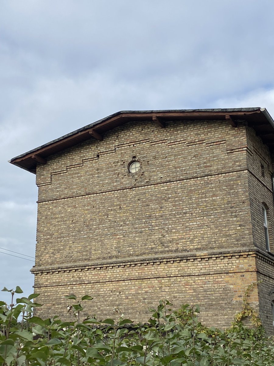 MyBattleGuide's tweet image. What do you think, sniper or machine gun post?
#battleofberlin #halbepocket