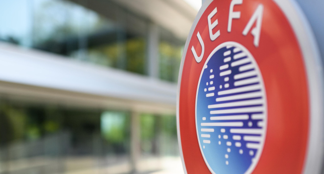 UlkePuan's tweet photo. UEFA Elemelerindeki Açık:

UEFA eleme kurallarını takip edenlerin bir süredir uyardığı açık bugünlerde sosyal medyada gündem oluyor. (İlk olarak @DbAbsur Eylül ayında bu duruma değinmişti)

Tüm takipçiler için açığın ne olduğundan bahsedelim daha sonra detayına giriş yapalım.