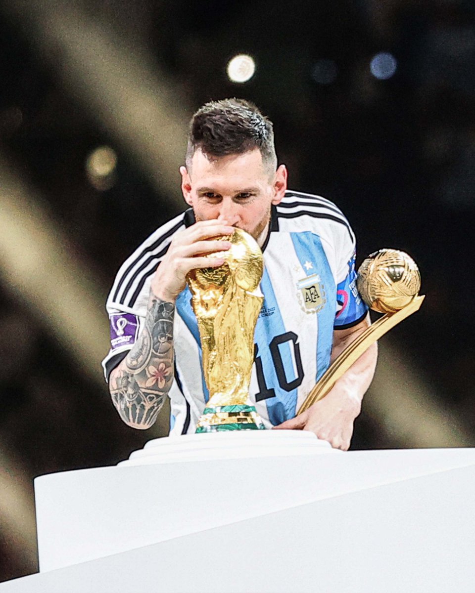 ESPNFC's tweet image. It's been 303 days since Lionel Messi conquered the world 🐐