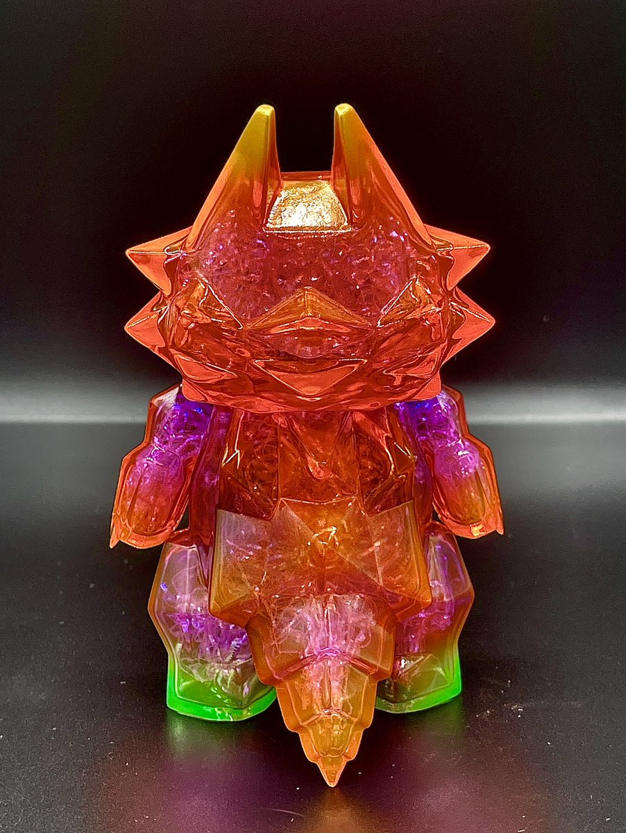 _nekorat's tweet image. SIBUYAPOPBOXの後半でドラポリゴン/ケミカルパンプキンカラーが販売致します🎃
エナドリのパンプキン味をイメージしたドラポリゴンです笑
体に悪そうなドラポリゴンを是非店頭でご確認下さい🤩
ソフビの販売は10月21日の土曜日から販売になります！
＃POPBOX
＃ソフビ