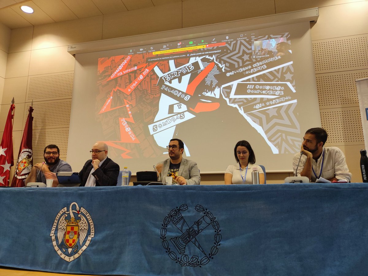AsiaCongreso's tweet photo. Hoy empezamos panel del Congreso con Marta Cardona (UAB) hablando sobre lo Kawaii, Jorge Rodríguez (USAL) sobre el Otaku, Guillermo Hernández (USAL) sobre la saga Persona y Jordi Serrano (UGR) sobre Tsutsui Yasutaka. #usal #ucm #ugr #uab #gtea https://t.co/5BAXTDZ6B8