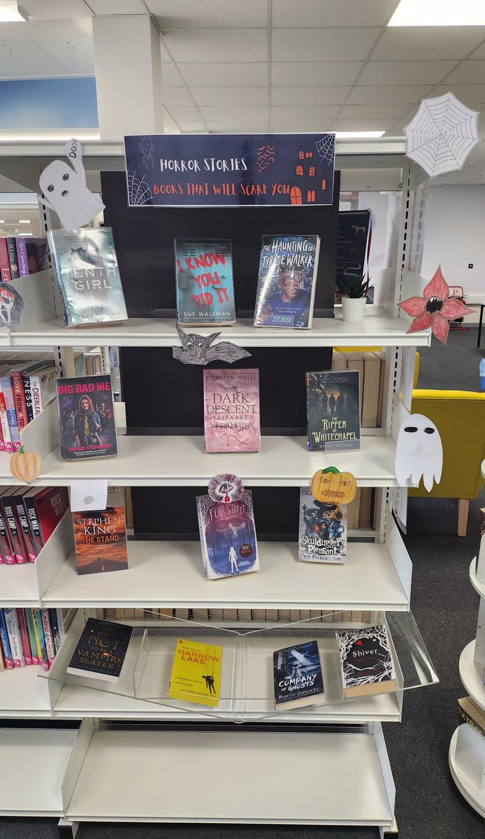 BolderLibrary's tweet image. Bolder students contribution to the Halloween display in our Library! #spookymonth #horrorstories #Halloween2023 #scarybooks #horrorbooks
