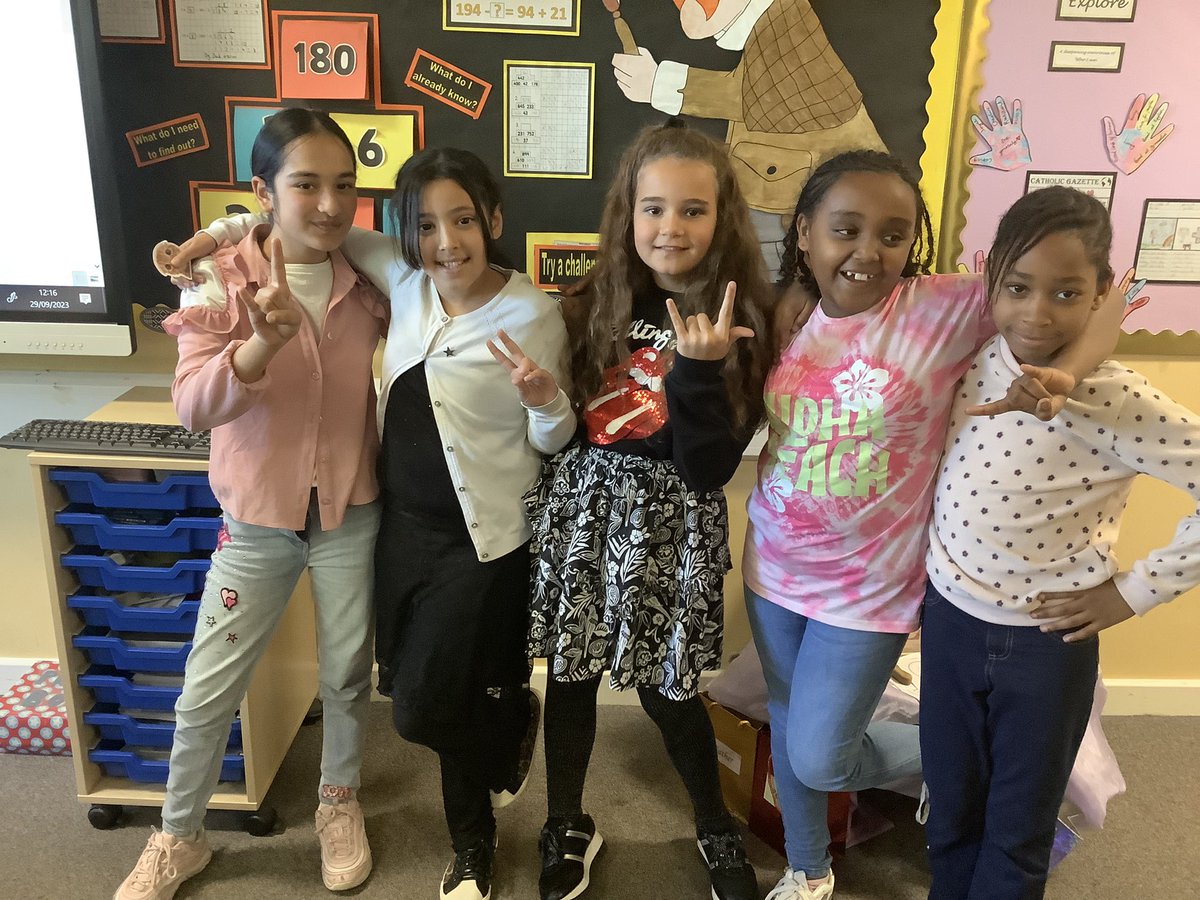 5J_stjohns's tweet photo. Look at our Rockstars 🎸🤘🤩🎤 We had a fantastic TIMES TABLE ROCKSTARS day! https://t.co/PNgFeDJ8hs