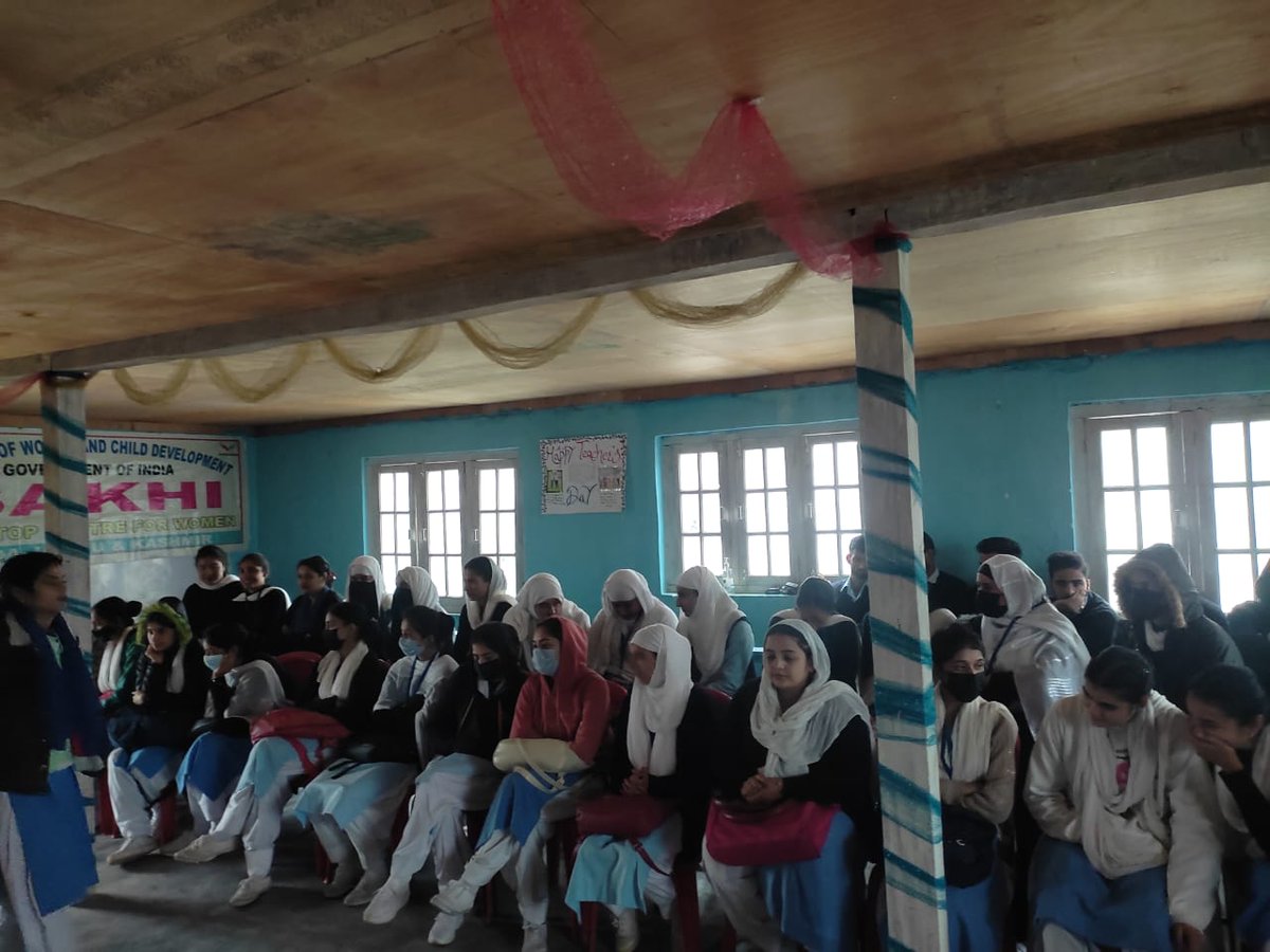 humerah_balwan6's tweet photo. Child marriage is a violation of human rights and dignity, which unfortunately still has social acceptance.This social evil propels an unending list of crimes against children especially against girls. #childmarriagefreeindia #MWCD 
#socialevil #Awareness @OfficeOfLGJandK @diprjk https://t.co/zaGlZDdb4Q