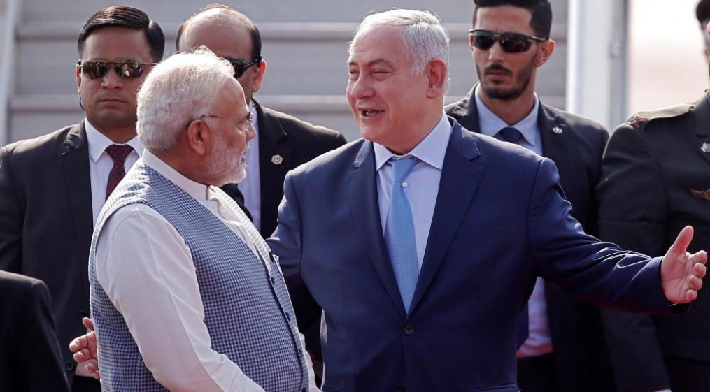 AJEnglish's tweet photo. Support for Israel from the West, along with reduced content moderation by Big Tech, and the influence of Islamophobic accounts from India, are collectively increasing hatred toward Palestinians and Muslims, according to @marcowenjones https://t.co/V7REXGHczS https://t.co/JyzvPR5spI