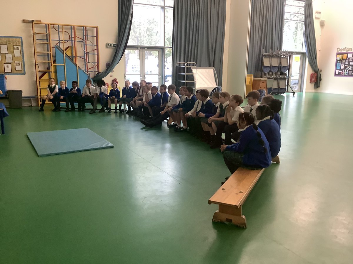5J_stjohns's tweet photo. We were so lucky to take part in a first aid workshop and to learn so many important skills ⛑🩹👩‍⚕️👨‍⚕️ https://t.co/S6mzGvBYXg