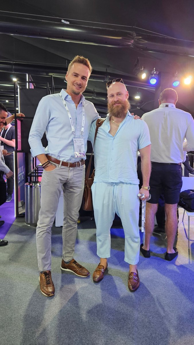 FillinSky's tweet photo. Great valuable insights from Adrian @TheBirbNest at Future Blockchain Summit 2023 in Dubai.
Thanks, Adrian! Now I feel more prepared and less emotional towards next bull cycle 😉👍 https://t.co/q4ldIN9L9V