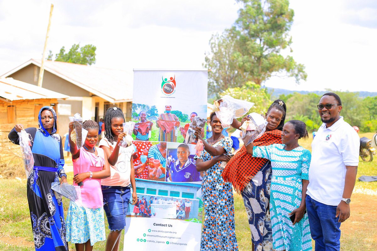 Many girls lack adequate sanitary products (even underwear) and are forced to use old rags, banana fibres, leaves etc Today, at St. Francis Nalubira in Rakai, we are telling the girls that ‘No more rags’ They have got menstrual cups and @Saaltco underwear. @arnolddroty