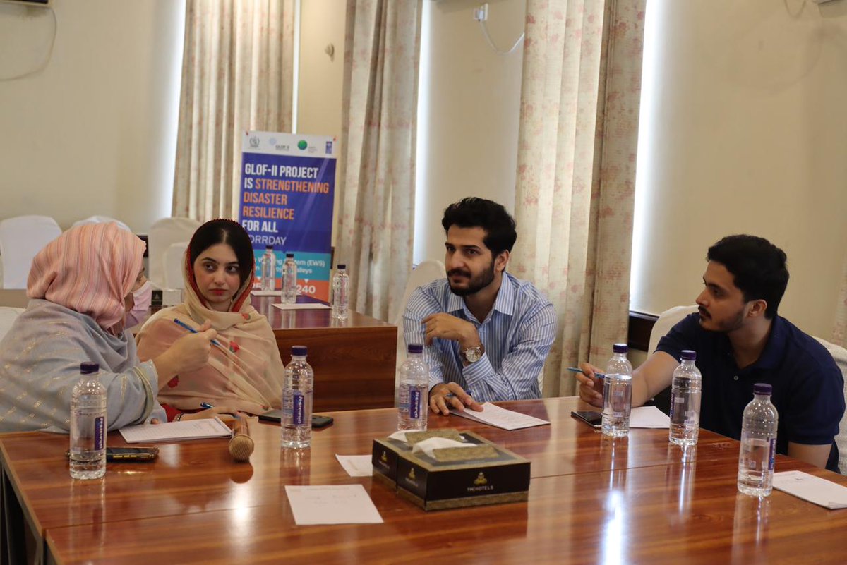 Glof2Pakistan's tweet photo. 👉🏽@Glof2Pakistan rolled out a training on Gender and #DisasterRiskReduction , followed by a #FocusGroupDiscussion in Peshawar with the community members and Project Stakeholders to reinforce the significance of #GenderEquality in strengthening #ClimateResilience. https://t.co/FWcKIgcUgl