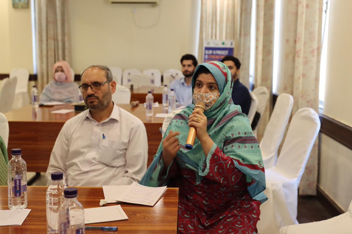 Glof2Pakistan's tweet photo. 👉🏽@Glof2Pakistan rolled out a training on Gender and #DisasterRiskReduction , followed by a #FocusGroupDiscussion in Peshawar with the community members and Project Stakeholders to reinforce the significance of #GenderEquality in strengthening #ClimateResilience. https://t.co/FWcKIgcUgl