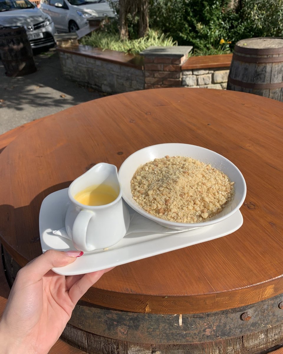 Looking for the perfect treat this week? 

Look no further than Rich's Apple Crumble! 

Ask your server for today's flavour, served with your choice of cream, custard or ice cream.
#theciderpressrestaurant #richscider #applecrumble