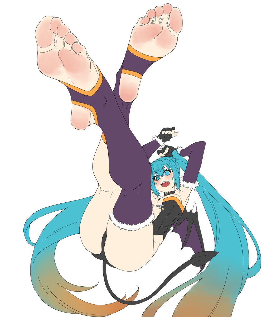 初音ミク 「今年もハロウィンミクの時期が来ました#一日一裸足絵 」|Eijiのイラスト