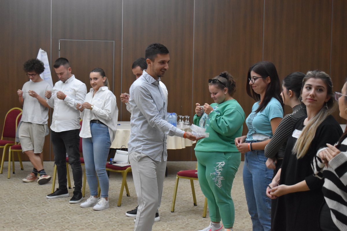 UNFPA_MK's tweet photo. Fostering constructive narratives, collaboration, intercultural dialogue, mutual understanding, and trust among #youth in🇲🇰.
Happening now – training of trainers in #Struga.
#UN4Uth
#futureisYOUth
#YoUNivers https://t.co/XXi587g06C