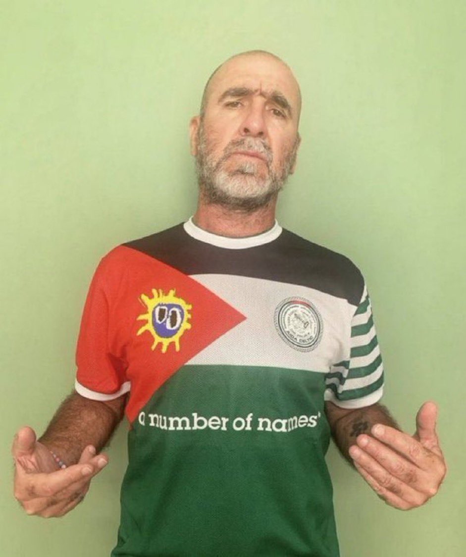 SportsZone__'s tweet image. Éric Cantona sur Instagram 📲 : 

🎙️« Défendre les droits de l'homme des Palestiniens ne signifie pas que vous êtes pro-Hamas.

Dire « Free Palestine » ne signifie pas que vous êtes antisémite ou que vous voulez que « tous les juifs disparaissent. »

« Free Palestine » signifie…