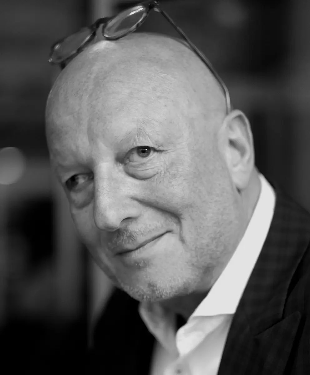 Herzliche Glückwünsche zum 70. Geburtstag #rogerdeweck : sein Werk, seine Laufbahn, seine Haltung. Kolumne #seniorweb seniorweb.ch/2023/10/17/rog… <a href="/WeckR/">Roger de Weck</a>