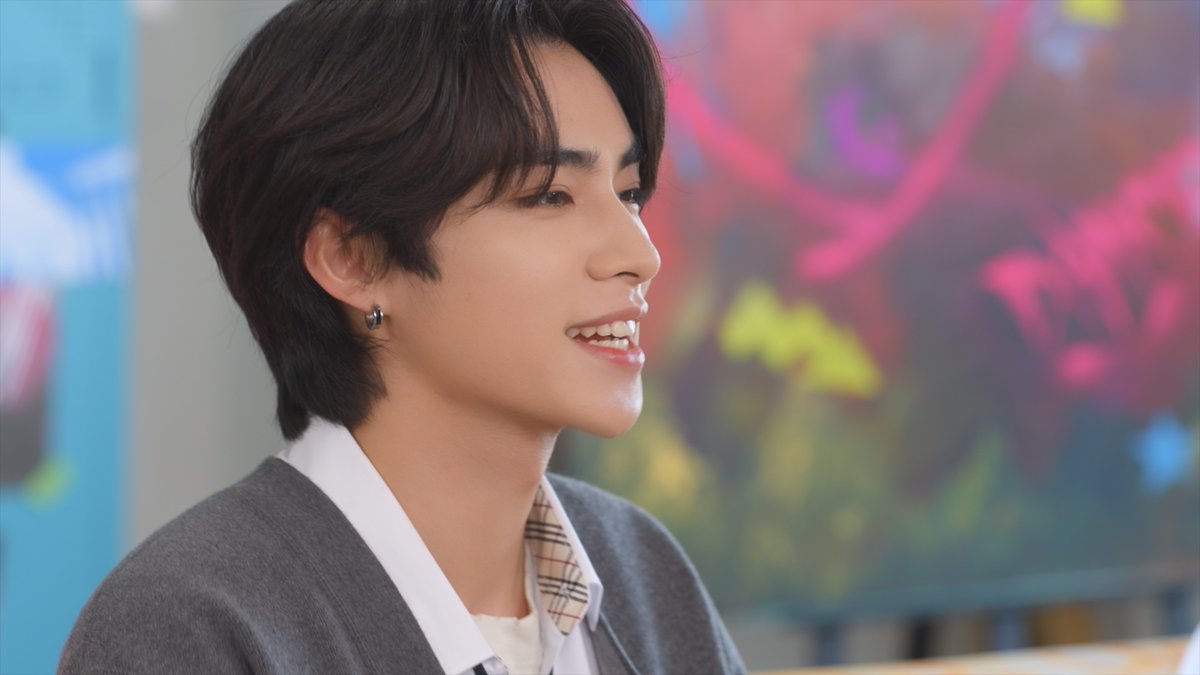 WayV_official's tweet photo. Interview : XIAOJUN | Invincible Youth

https://t.co/aPkRCmo9jl

#XIAOJUN #肖俊
#InvincibleYouth #青春不败
#WayV #威神V
#OnMyYouth #遗憾效应
#WayV_OnMyYouth
#WayV_OnMyYouth_遗憾效应 https://t.co/sWavqqkSED