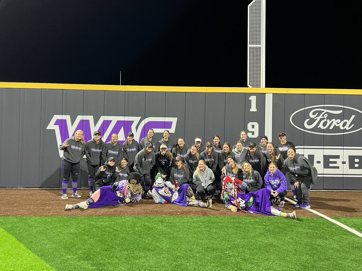Poo Say: We LOVE 5am softball practice!! 😈 🥎 
#BleedPurple #HappyHOCO