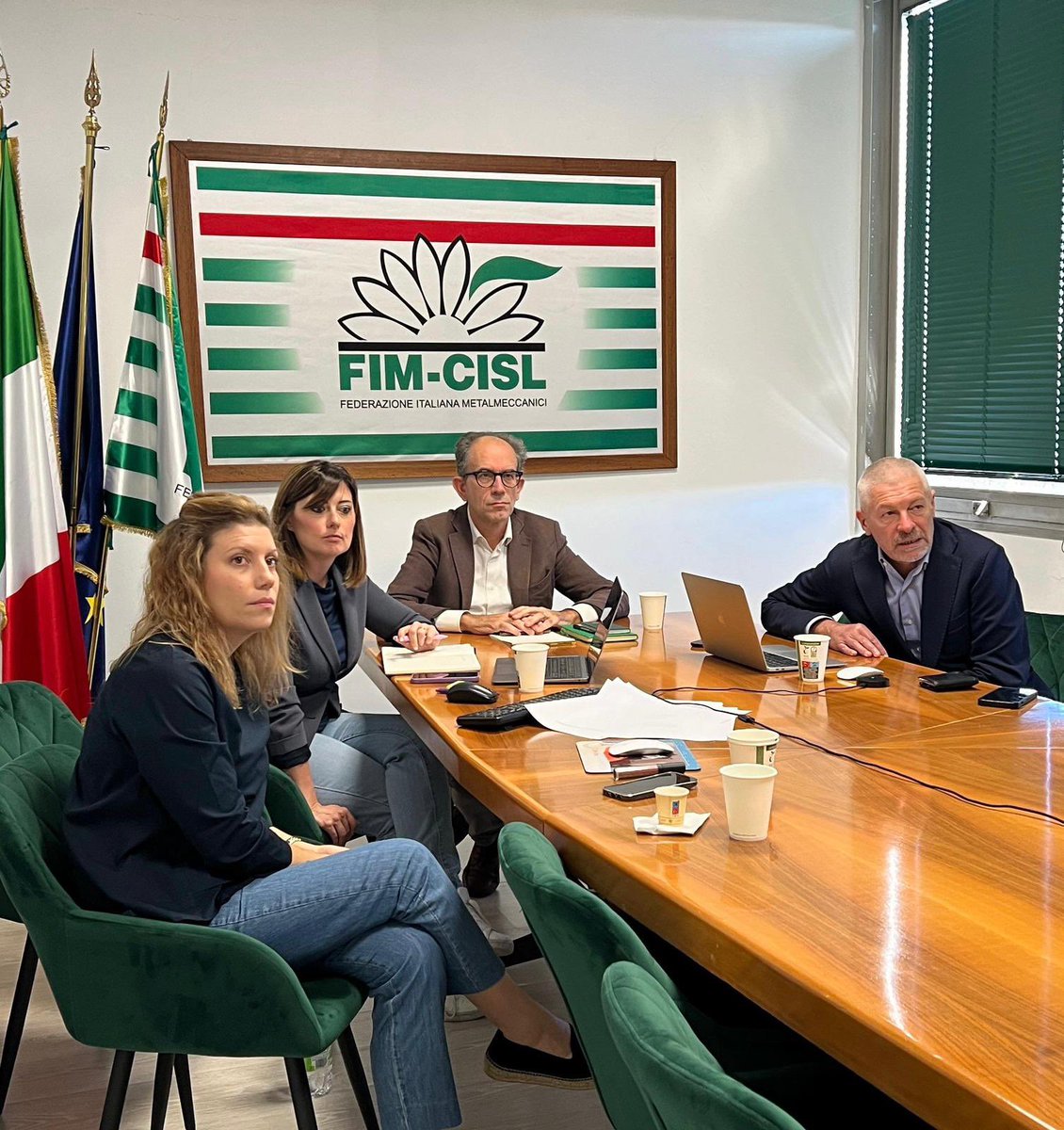 FIMCislStampa's tweet photo. #17ottobre  in modalità online la #FIM ha incontrato questa mattina i vertici del sindacato metalmeccanico giapponese 🇯🇵 #JCM per confrontare i sistemi di rappresentanza e contrattuali di settore e stabilire relazioni più dirette e strette https://t.co/el5ZHcdhbr