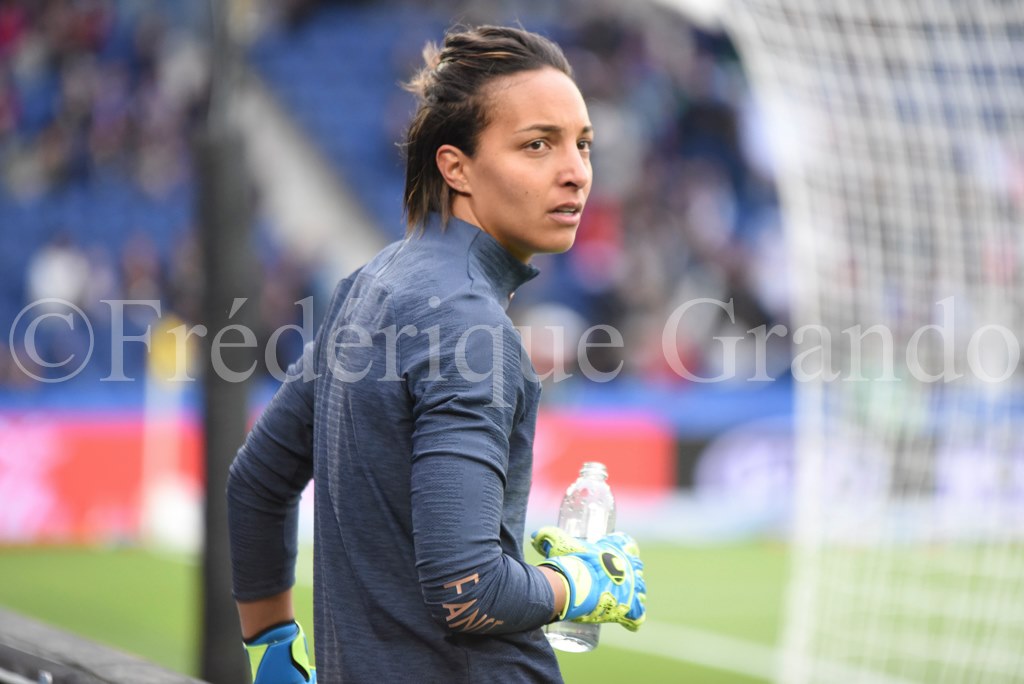 Coucou Sarah joyeux anniversaire profite bien de ta journée hate de te revoir sur un terrain  <a href="/BouhaddiSarah/">Bouhaddi sarah</a>