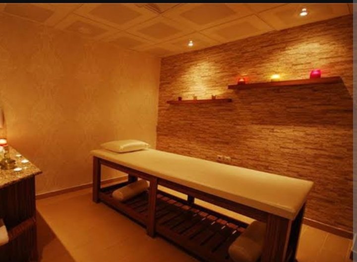 Masaj hizmetim başlamıştır iletişim  (05424688628)