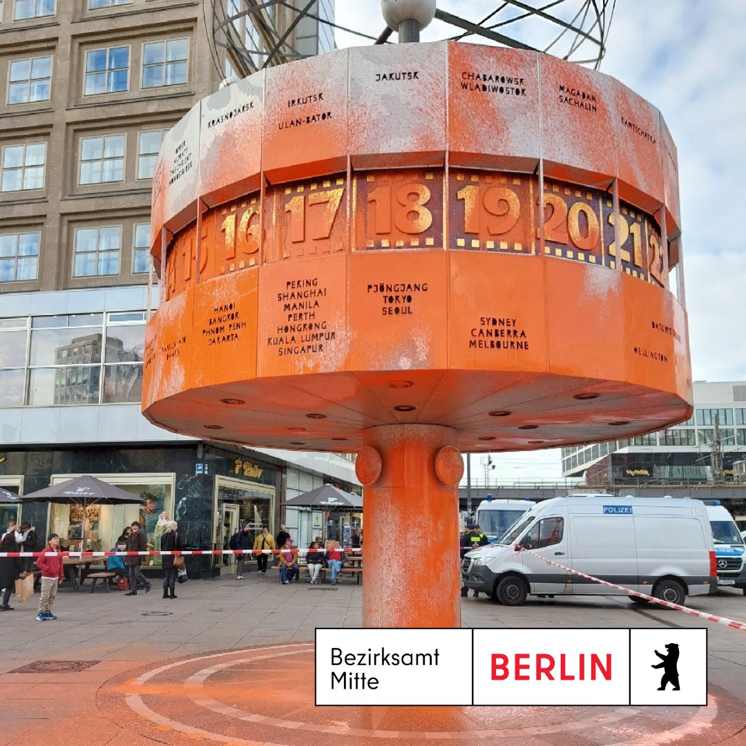 BA_Mitte_Berlin's tweet photo. Die #Weltzeituhr auf dem #Alexanderplatz wurde heute mit Farbe beschmiert. Die Reinigung des Kulturdenkmals haben wir beauftragt. Anzeige ist raus! https://t.co/BBFyBah0cw