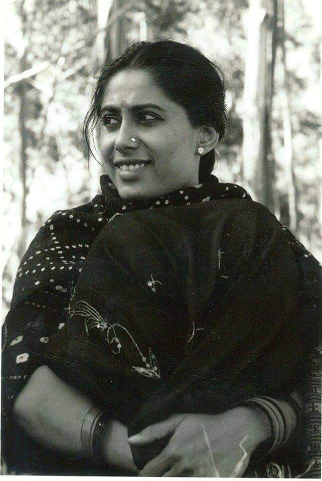 amitblackpearl's tweet photo. व्यवस्थेने उभा केलेला 'उंबरठा' तू सिनेमातून ओलांडला.
Happy birthday 😍पद्मश्री स्मिता पाटील https://t.co/ZEe4SI5cxp