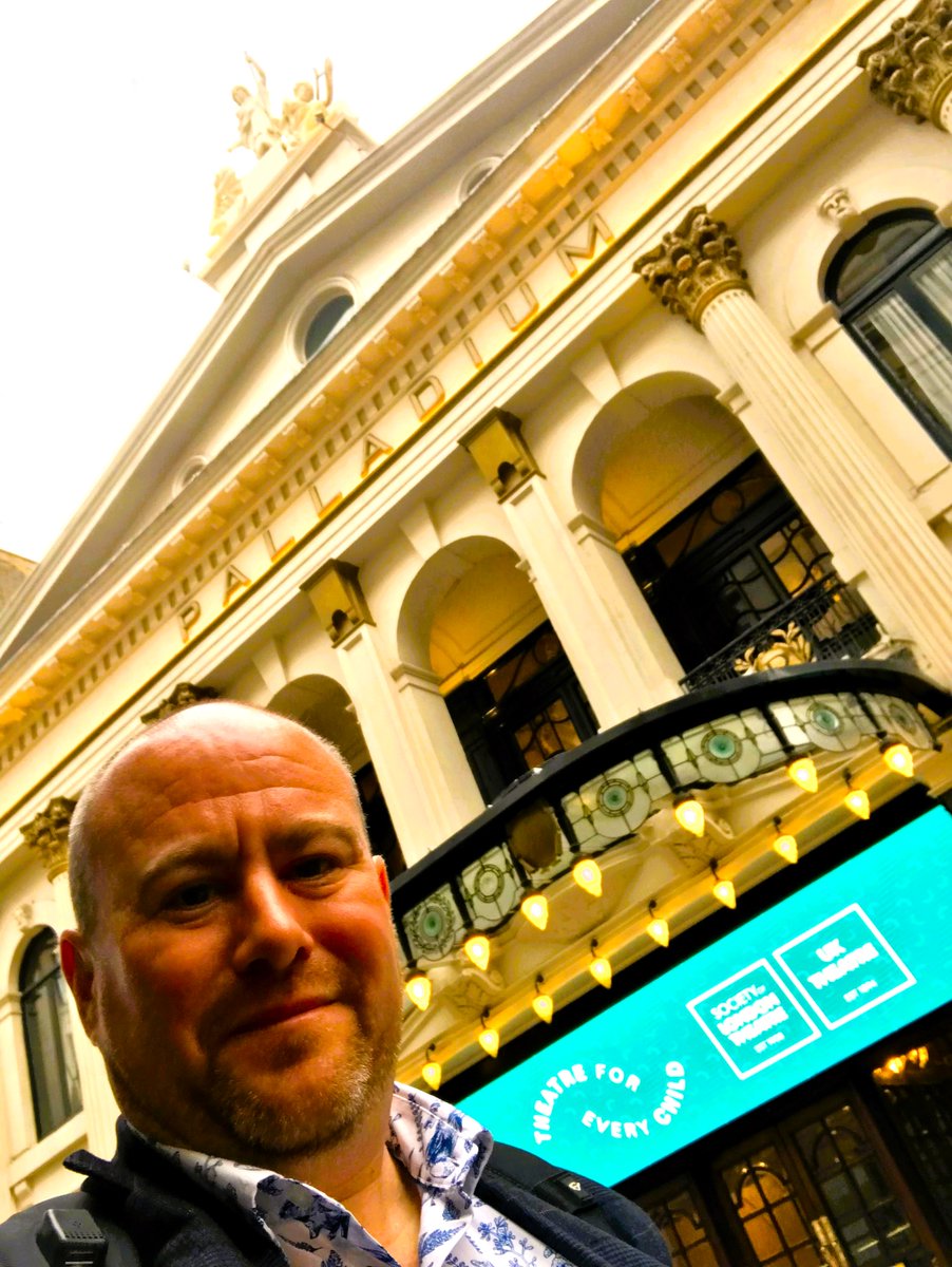 Proud to be representing #Blackpool @Grand_Theatre at the @uk_theatre & @SOLTnews #TheatreForEveryChild Campaign Launch at the world famous @LondonPalladium Add your support at TheatreForEveryChild.org With @CelineHWyatt @PatrickGracey @LisaCunningham8 Phill Brown @ace_national
