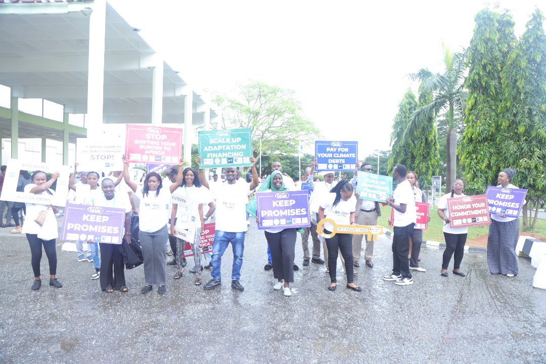 Today I joined young african activist for climate justice in #Abuja for the lunch of the #KeepYourPromises campaign. 

Led by dedicated young leaders from Africa, the campaign aims to align global efforts towards meaningful climate action and bridge gaps in progress.
#COP28 #AACJ