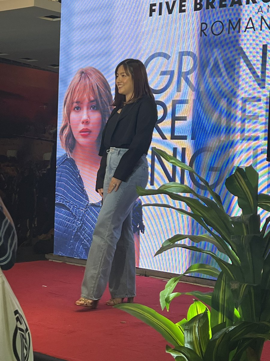 AldenTrendsOFC's tweet photo. Joyce Ching!

Thank you for supporting ALDEN and 5BAAR! 🥰

@aldenrichards02  @yourjuliamontes 
#5BAARPremiere 
#ALDENRichards 
ALDENx5BAAR PremiereNight https://t.co/SkjwZBij1u