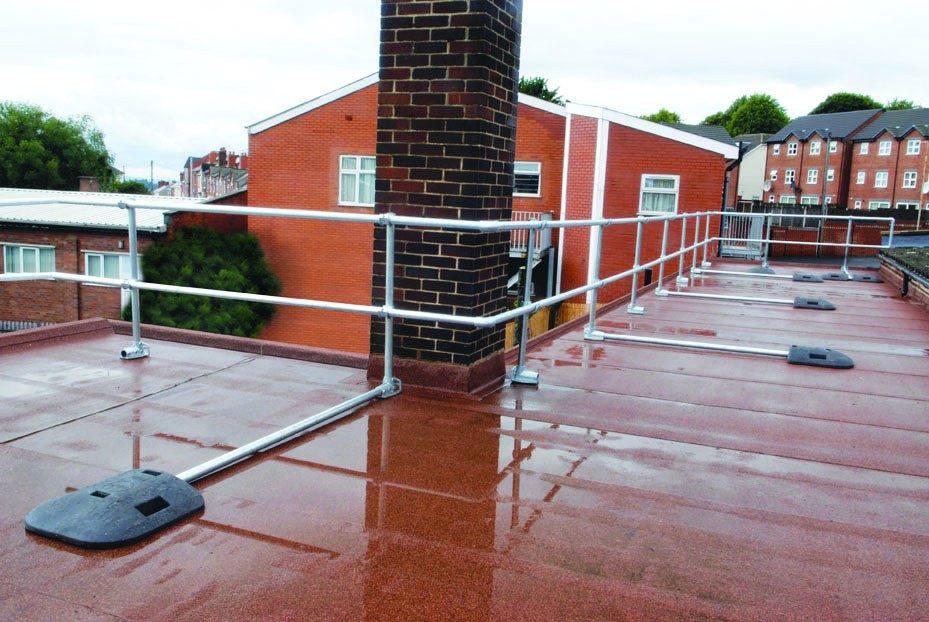 Safety from the top down! Our roof edge protection range offers simple, flexible and cost-effective solutions to help reduce the risks associated with working at height. fhbrundle.co.uk/handrailing-an… #roofprotection #roofedgeprotection #roofedgeprotectionsystems
