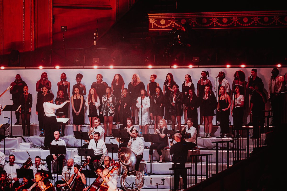 Incredible shots 📸 <a href="/lukedyson/">Luke Dyson</a> <a href="/RoyalAlbertHall/">Royal Albert Hall</a> <a href="/Flames_VC/">Flames Collective 🔥</a> thank you ❣️