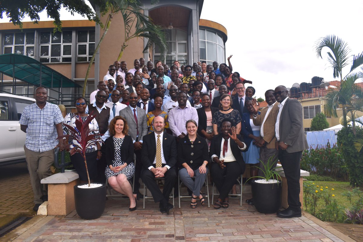 Ambassador William W. Popp visited 🇺🇸 @CDCGlobal offices in Entebbe where a robust team of public health professionals work every day to improve the health of the Ugandan people across the country, including helping 🇺🇬 through the 🌍 #COVIDpandemic and quickly contain recent