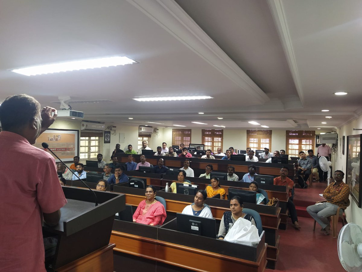 pmgtrichy's tweet photo. A lecture on "Ethics in Governance"  was delivered to all ASP/IPs of Central Region, Tamil Nadu Circle by Shri.R.Natarajan, Education Officer, Gandhi Memorial Museum, Madurai. 
#Saynotocorruption #committothenation 
@IndiaPostOffice @AshwiniVaishnaw @devusinh @DDNewslive https://t.co/CxFFq7IdVb