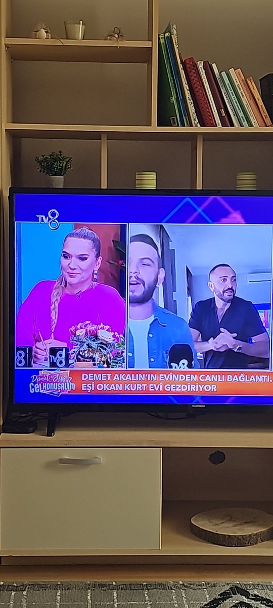 HicranKyz's tweet photo. @DemetAkalin Almanya Nürnberg sevgiler hayırlı uğurlu olsun https://t.co/tqqBcuCMtV