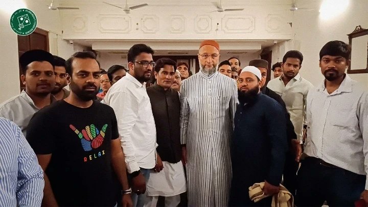 aimimfansgroup's tweet photo. Barso'n se BRS mein rahe Mirza Baqer Ali ne aaj Darussalam mein Barrister @asadowaisi ki maujoodgi mein apni poori team ke sath AIMIM mein shumooliyat ekhtiyar ki.

#AIMIM #AsaduddinOwaisi #majlis #politics #elections #AssemblyElections2023 #tselection #Darussalam #hyd #Telangana https://t.co/kGFXgQNw71
