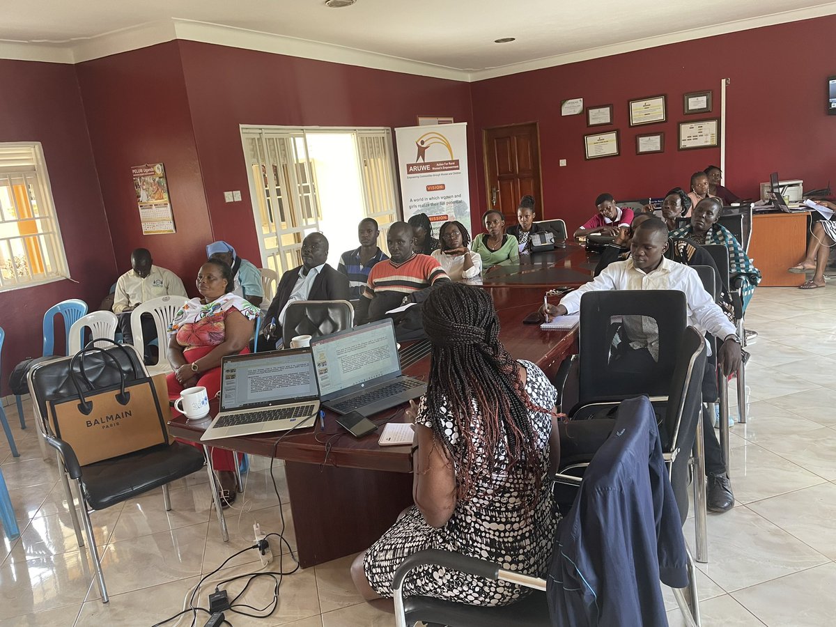 AruweU's tweet photo. Coalition meeting on SRHRs and GBV going on at ARUWE head office. Promoting Resilience and safeguarding of young Girls against teenage pregnancy and Early marriages in Wakiso District. #PWRF #WomenEmpowerment #savethechildren #Localleaders #culturalleaders https://t.co/pgtGZun7BV