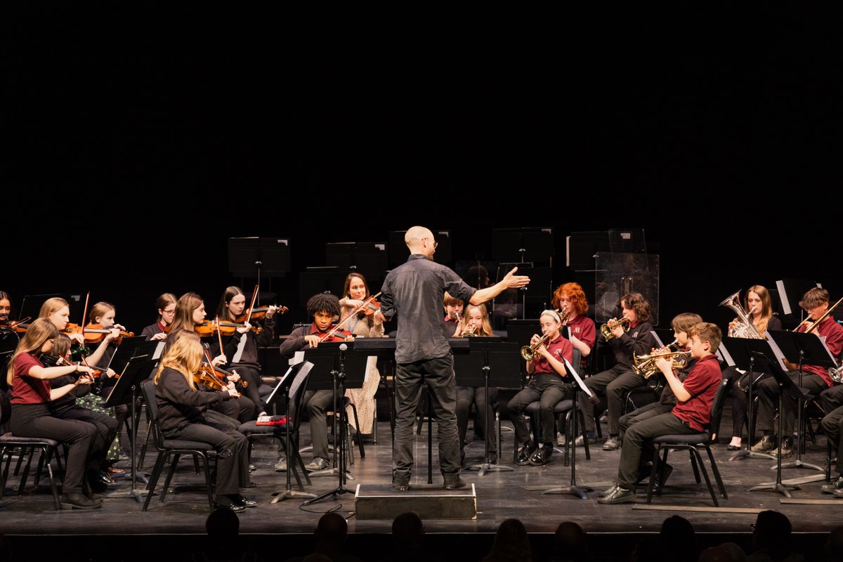 Orchestras Live (@orchestraslive) on Twitter photo Partnership Project in Action ๐
Our #DarloCreates project with <a href="/HurworthSchool/">Hurworth School</a> and <a href="/RNSinfonia/">Royal Northern Sinfonia</a> premiered their Hurworth Overture to start their concert last week โ it was brilliant seeing the results of the creative and musical journey participants have been on!
๐ธ: Rob Irish Partnership Project in Action ๐
Our #DarloCreates project with <a href="/HurworthSchool/">Hurworth School</a> and <a href="/RNSinfonia/">Royal Northern Sinfonia</a> premiered their Hurworth Overture to start their concert last week โ it was brilliant seeing the results of the creative and musical journey participants have been on!
๐ธ: Rob Irish