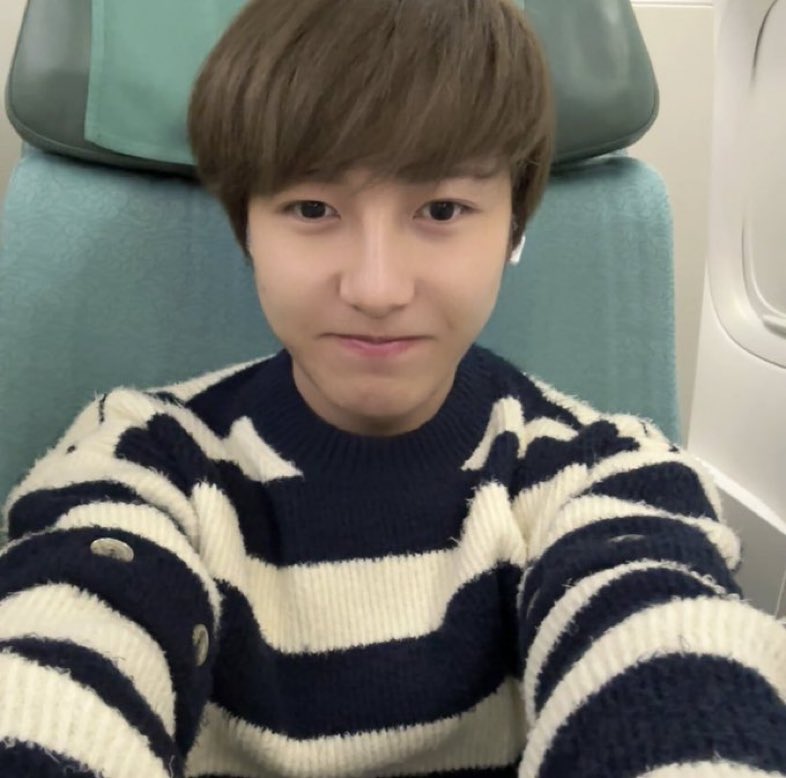 renjunbase's tweet photo. chin, kalo kalian tiba2 ketemu /renjun kaya op op itu, pada mau ngapain sama bilang apa? https://t.co/JjsxrFYtpK