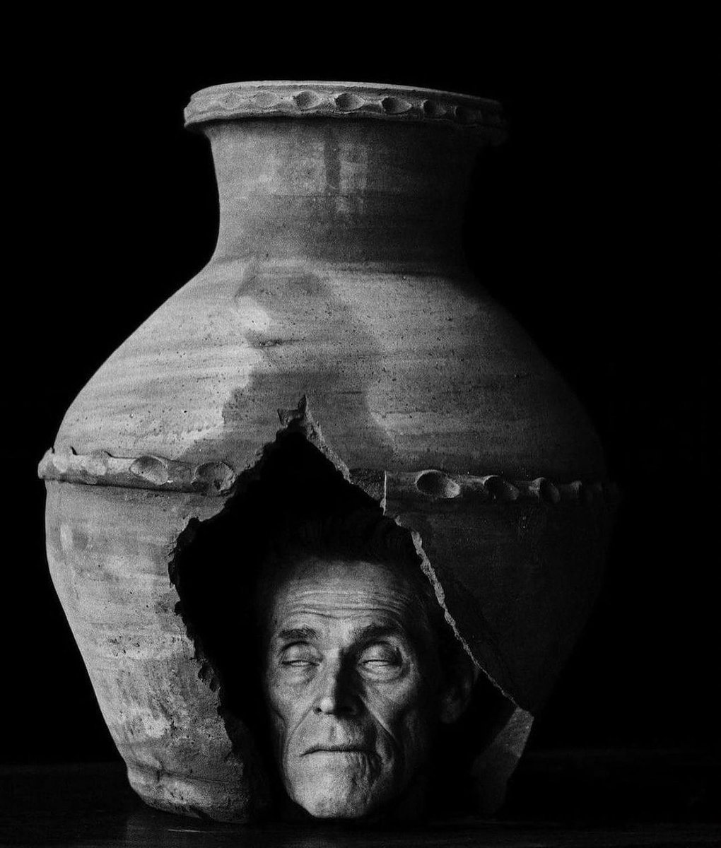StreetFashion01's tweet photo. Willem Dafoe shot by Jack Davison!🖤 https://t.co/3cDQwsdpPA