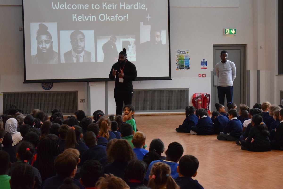 As we learn and celebrate during Black History Month &amp; Heritage Week, Keir Hardie were delighted to welcome <a href="/KOkaforart/">Kelvin Okafor</a>!
keirhardie.newham.sch.uk/special-visit-…